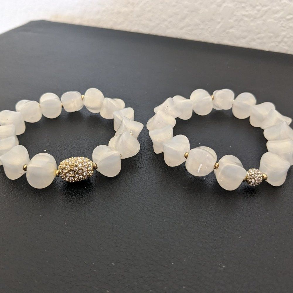 Set of 2 White Opalescent & Crystal Ball & Oval Bracelets - Elastic -